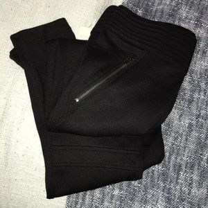 NWT BLACK MOTO LEGGINGS🤩